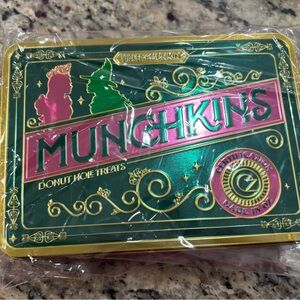 Munchkin Donut Hole Treats Tin - Green and Pink